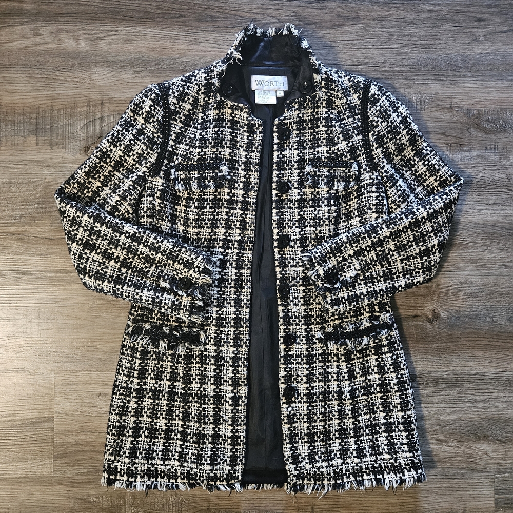 Vintage WORTH Elegant Black andβ White Women's Preppy Fringed Tweed Jacket